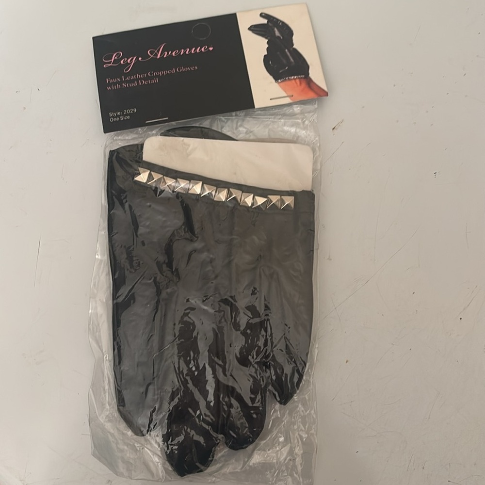 Leg Avenue Black Faux Leather Studded Cropped Gloves - Picture 2 of 8